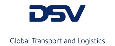 Schenker Deutschland AG Logo von DSV, einem auf weltweiten Transport und Logistik spezialisierten Unternehmen, mit dem Slogan „Global Transport and Logistics“ unterhalb des Logos.