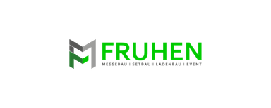 Fruhen Messebau GmbH & Co. KG Logo mit grünem Schriftzug 'FRUHEN' und stilisiertem Buchstaben 'M' in Grau und Grün.