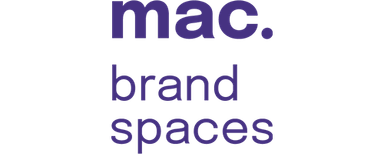 mac brand spaces GmbH Dunkelblaue Schrift mit den Worten 'mac. brand spaces' in drei Zeilen.